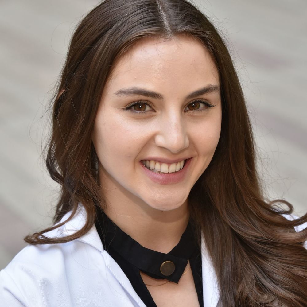 Meet your Posher, Adriana